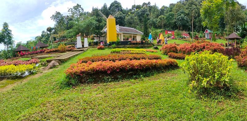 Wow ini dia Penampilan Taman Linggo Arsi..liburan kalian di jamin Fresh