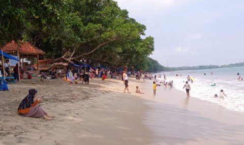 glamour  pantai carita anyer..Mari berkunjung