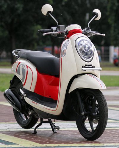 Asyik! Harga Scoopy Second Dijual Mulai 10 Juta di Cirebon!