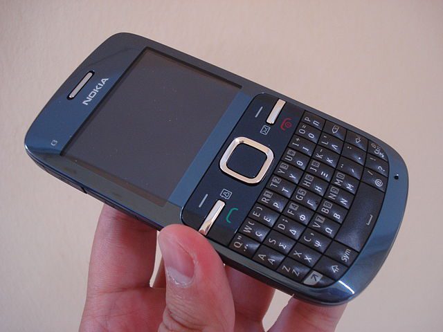 Waduh Pakai Nokia C300 Ini Berasa Keren Banget Deh Pas Jaman Dulu