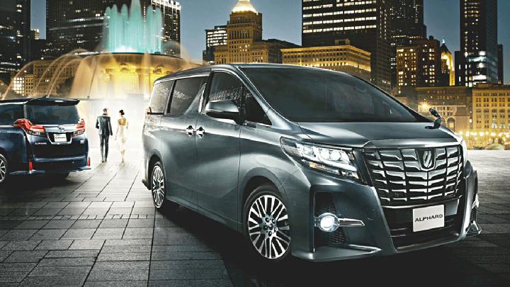 MOBIL ALPHARD 2023