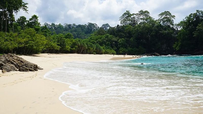 MERAPAT! Cek di Sini, 3 Rekomendasi Pantai Pasir Putih Anyer yang Memanjakan Mata