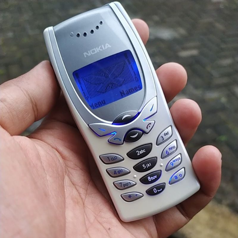 Nokia 8250/Shopee