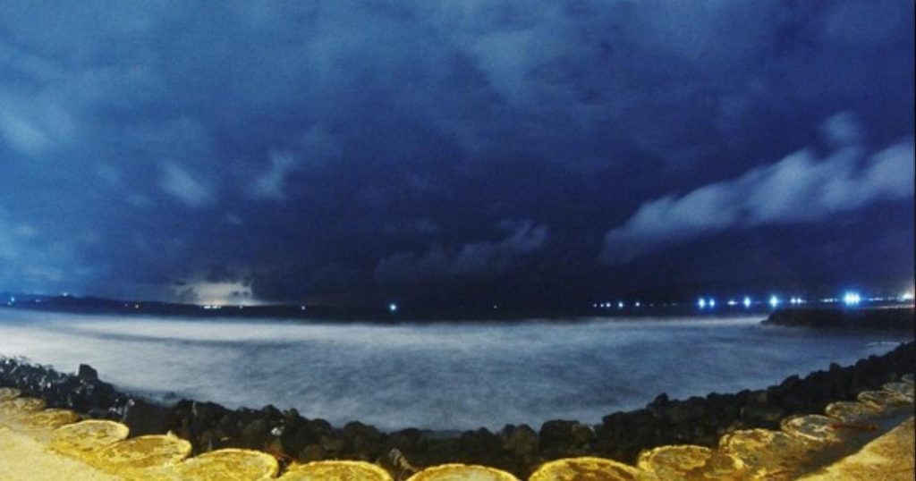 Pesona Pantai Pangandaran malam hari