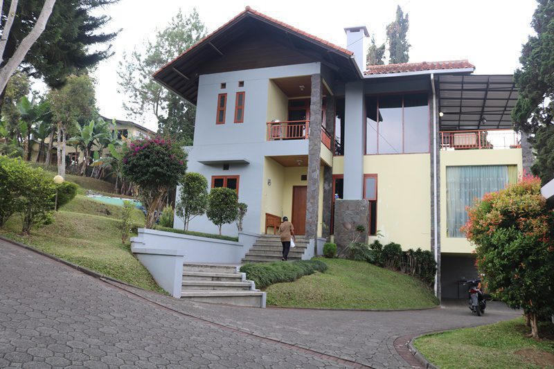 villa 3 kamar