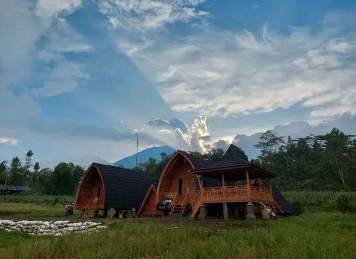 Foto:Tiket.com/villaoemahkayupurbalingga.