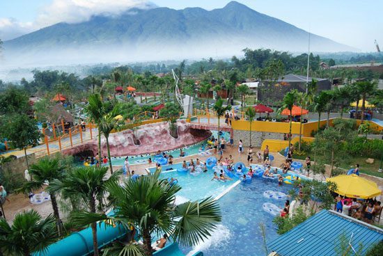 Buruan! Yuk ke Wisata Gumati Waterpark! Ajak Keluarga & Teman-temanmu!