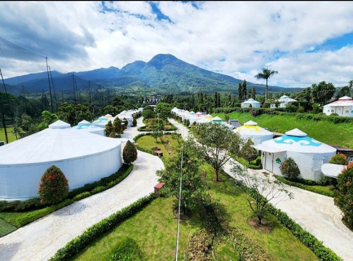 KUY Healing ke Glamping di Puncak yang Estetik Buat Foto-Foto