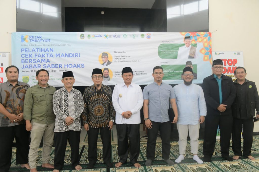 jsh latih santri cek mandiri