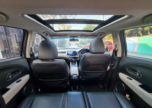 Tak Mau Kalah! Honda HRV Sunroof Harga Lebih Murah dari Pajero Sport GX