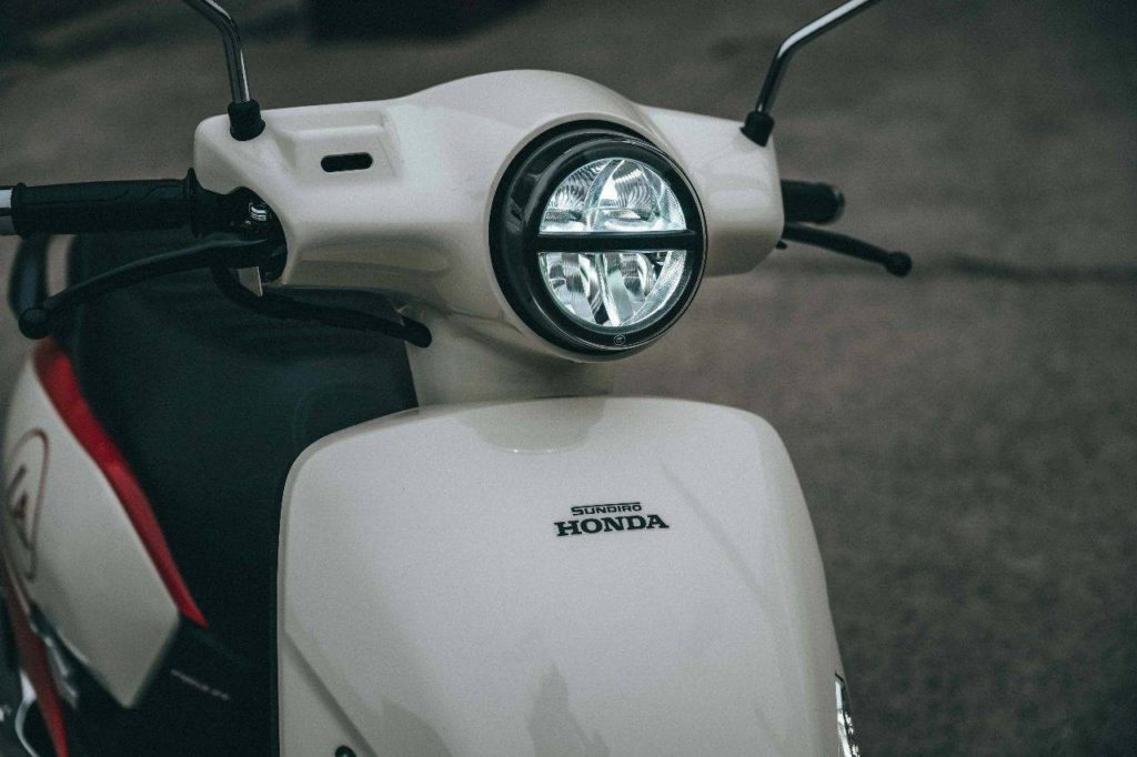 Widih! Skutik Honda Punya Wajah Baru, Desain Retro Namun Fitur Canggih