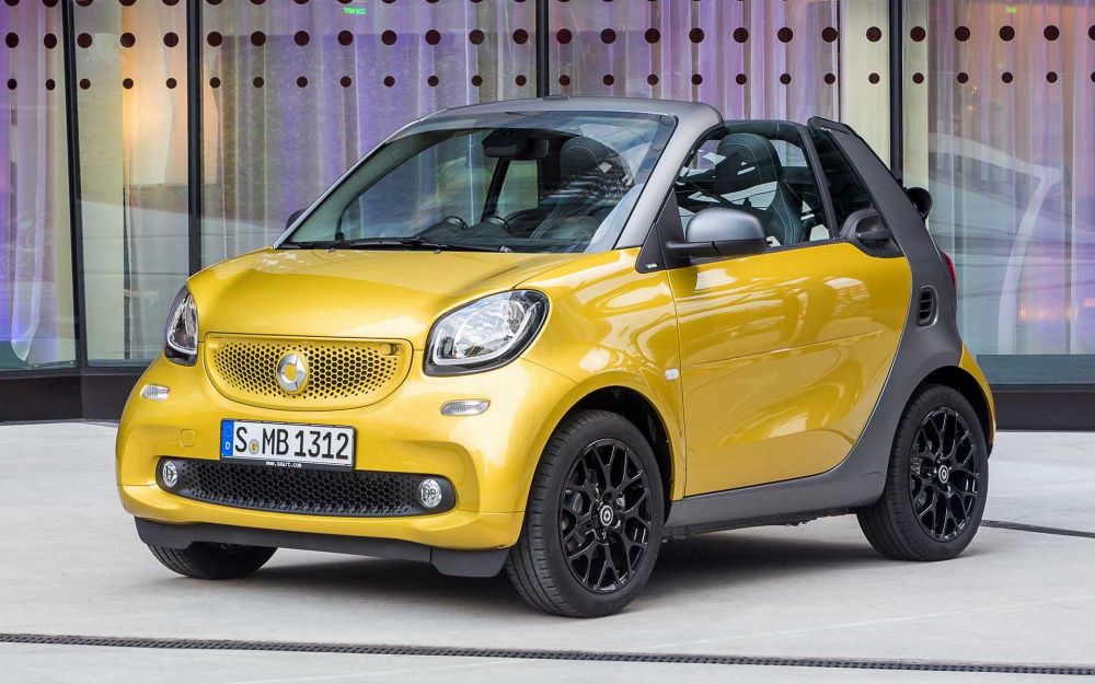 Mobil Idaman Milenial! Smart Car Fortwo Panaromic Gak Bakal Nyesel!