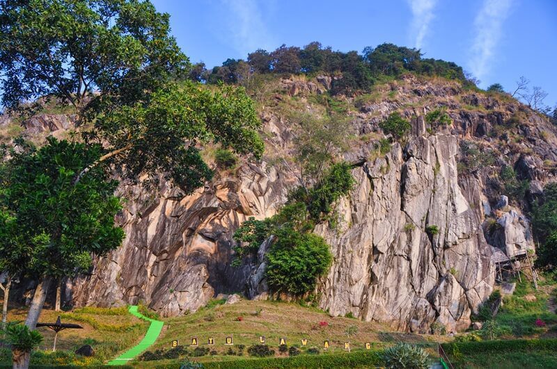 Mau Healing Gak Usah Pusing! Nih Wisata Alam Terdekat dari Cirebon, Kuningan dan Majalengka