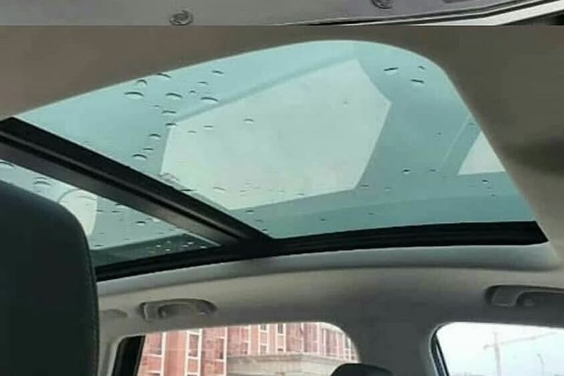 wuling almaz sunroof