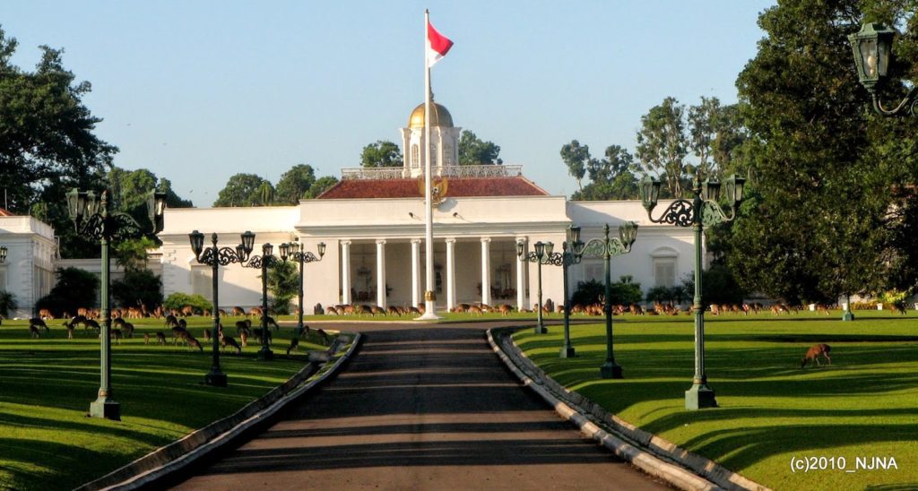 Biar tambah wawasan cari tahu yuk sejarah istana bogor !!!