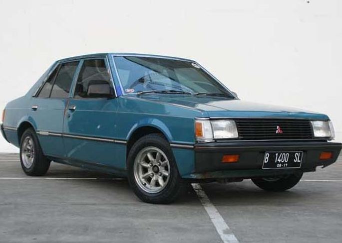 Foto: mobil lama murah (Mitsubishi Lancer SL )/otomotifnet.com