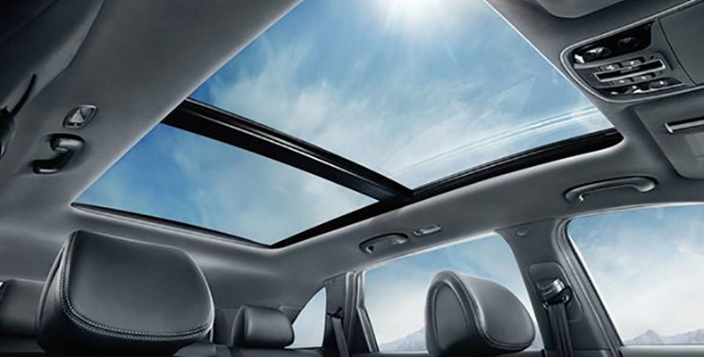 Nikmati Pemandangan Indah dengan Mobil Murah yang Dilengkapi Panoramic Roof Terbaru