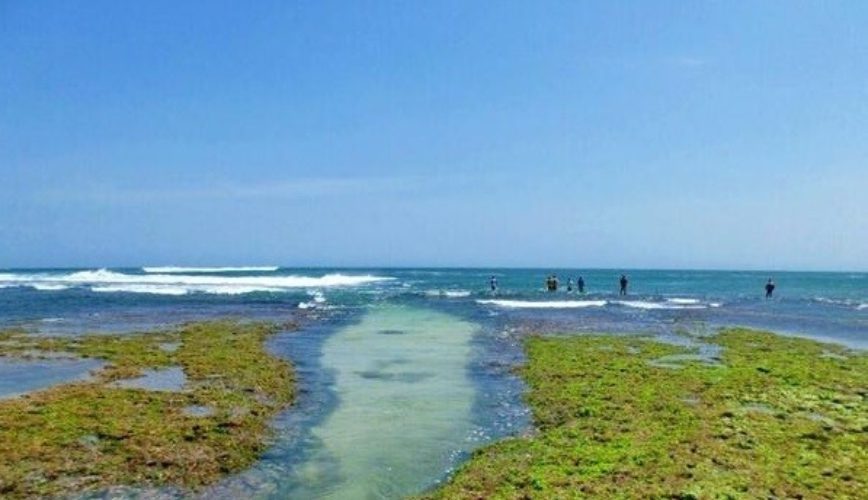 Nikmati Sunset dan Deburan Ombak di Pantai Karang Papak Kabupaten Garut Jawa Barat Sambil Menginap di Sekitarnya