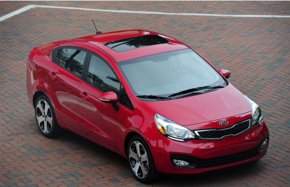 Foto:mobil sunroof bekas murah (KIA Rio)/pinterset