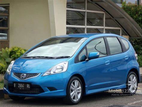 Miliki 3 mobil second bagus tipe Low Cost Green Car (LCGC) hanya dengan harga 100 juta an!