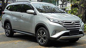 https://id.wikipedia.org/wiki/Daihatsu_Terios#/media/Berkas:2018_Daihatsu_Terios_R_1.5_F800RG_(20211006).jpg