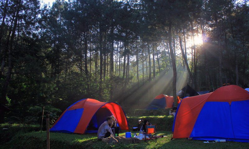 Liburan Kok Itu-itu Aja, Nih! Cobain Camping di 3 Tempat Bogor Ini, Dijamin Gak Mau Pulang!