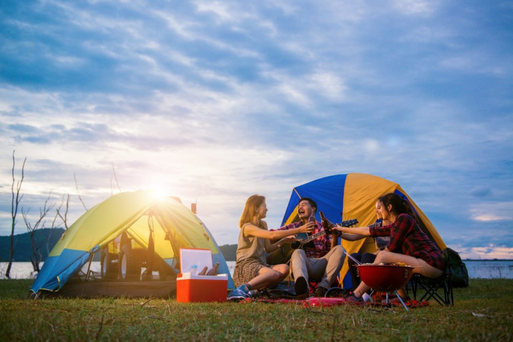 Camping, Cara Menikmati Liburan yang Berbeda di Tengah Alam