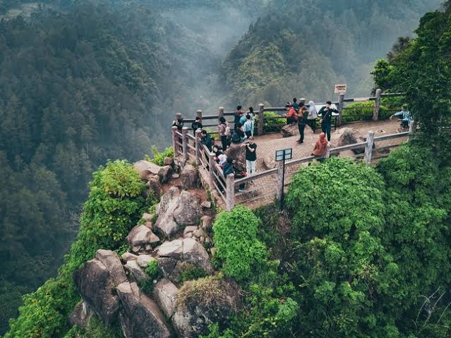 Suntuk di Pagi Hari? Coba Kunjungi 3 Tempat Wisata Bandung Ini! Dijamin Nyaman dan Sejuk!