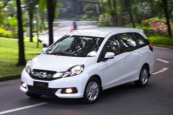 Ciiee ciiee ada mobil bagus harga nya di bawah 100 juta,penasaran simak yuk !