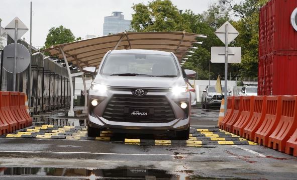 Semakin Tergiur ! Istri Lirik Harga Mobil Avanza Veloz - Segini Harganya