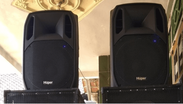 Raih Kenyaringan yang Menggetarkan Jiwa: Harga Speaker Aktif Huper 15 Inch 1300 Watt yang Menggoda Telinga!