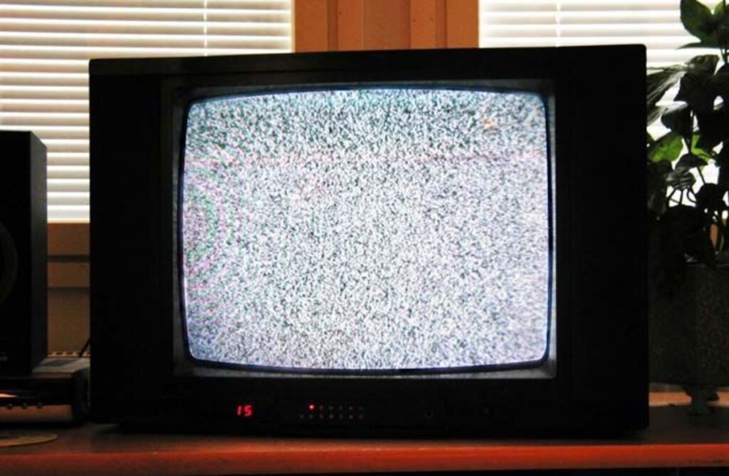 Siaran TV Tidak Muncul Bukan Berarti karena Set Top Box Rusak, Mungkin Saja Ini Penyebabnya!