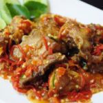 Saat Pusing Melanda Bukan Hanya Ayam Geprek tapi Coba Deh Resep Bebek Rica Rica ! Mantep Tenan !