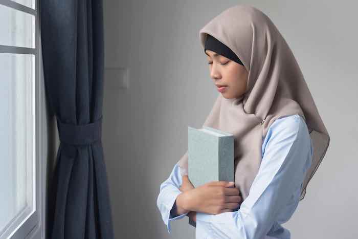 7 Tata Cara Menjadi Wanita Istiqomah,Yuk Simak di Sini !