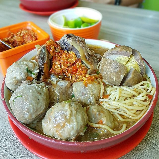 Waw Ini Dia Ternyata Tempat Bakso Enak Di Cirebon ! Mari Mampir .