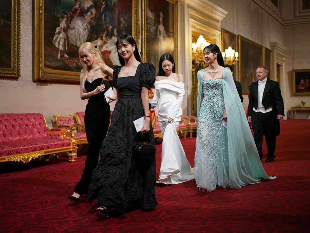 BLACKPINK di Buckingham Palace./eople Magazine