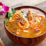 Tom Yam Membuat Sup Pedas Thailand yang Lezat