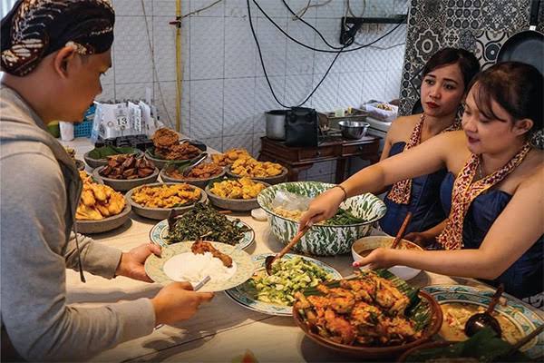 Udah Tau Belum? 5 Rekomendasi Kuliner Dekat Stasiun Jogja yang Wajib Dicoba