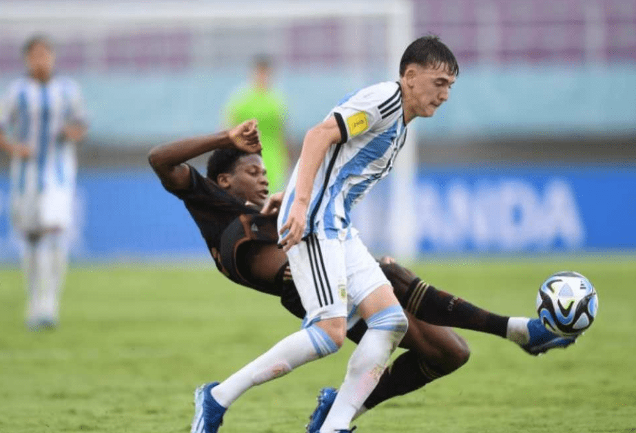 Laga semifinal Piala Dunia U-17 antara Argentina vs Jerman. - Antara