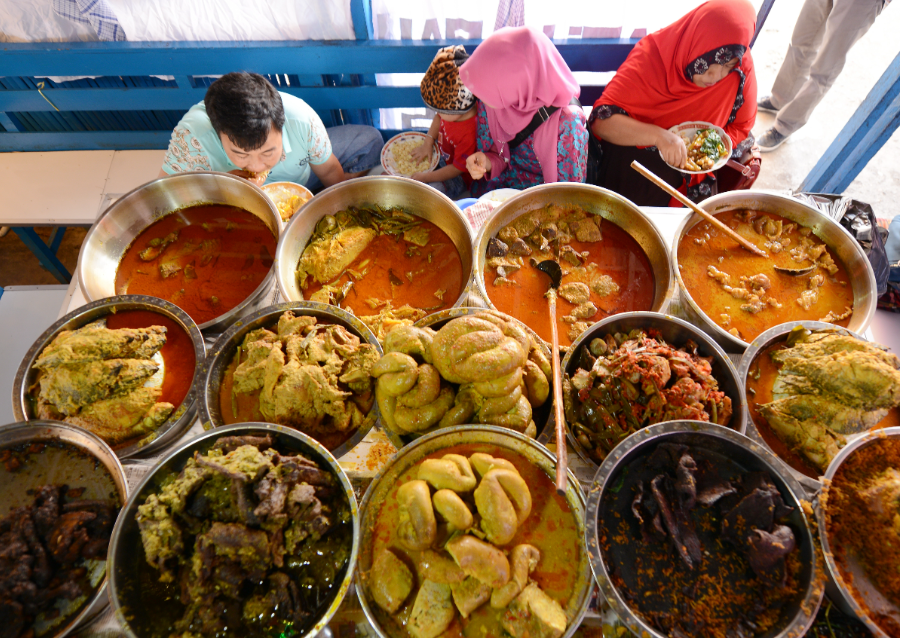 Daftar Kuliner Khas Bukittinggi yang Bikin Kamu Ketagihan, Lamak Bana!