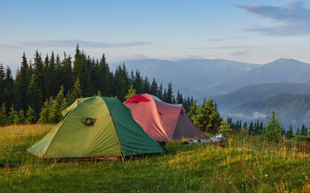 Upgrade Pengalaman Berkemah Kamu: Tips Cara Memilih Tenda Camping Berkualitas dengan Desain yang Lebih Menarik