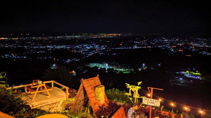 sumber dari: https://cirebon.tribunnews.com/2023/10/17/2-tempat-menyepi-asyik-di-indramayu-bisa-ngopi-di-sambil-lihat-danau-atau-rasakan-suasana-pedesaan