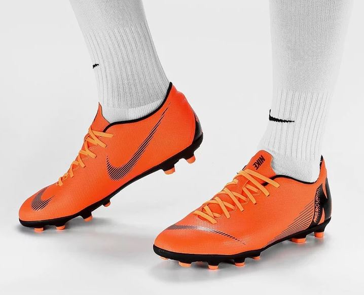 Sini Yang Suka Bola! Ada Rekomendasi Sepatu Bola Nike Nih... Kualitas Bagus Harga Cuma Ratusan Ribu!