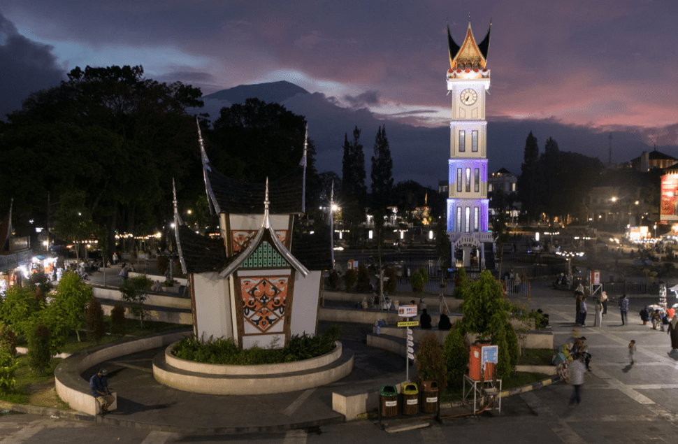 Petualangan Seru di Bukittinggi: 7 Destinasi Wisata yang Akan Membuatmu Terpesona dengan Keindahan dan Sejarahnya!