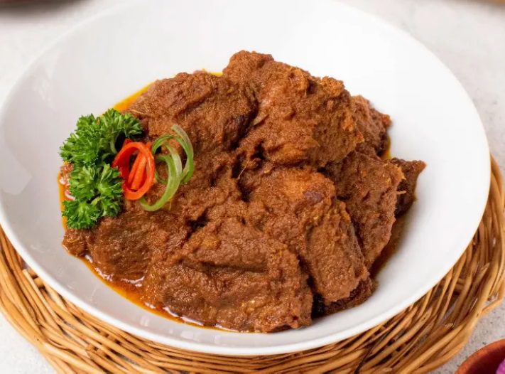 Serupa Tapi Tak Sama, Apa Bedanya Rendang dan Kalio? Cari Tahu Perbedaan Keduanya Disini