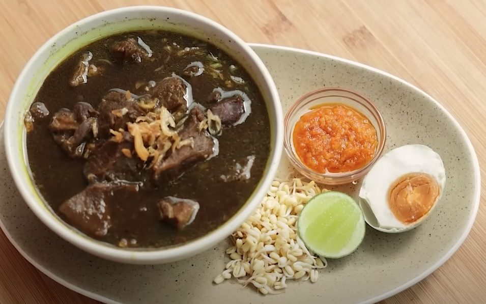 Olahan Resep Rawon Khas Jawa Timur : Cita Rasa Nusantara dengan Ciri Khas Tersendiri