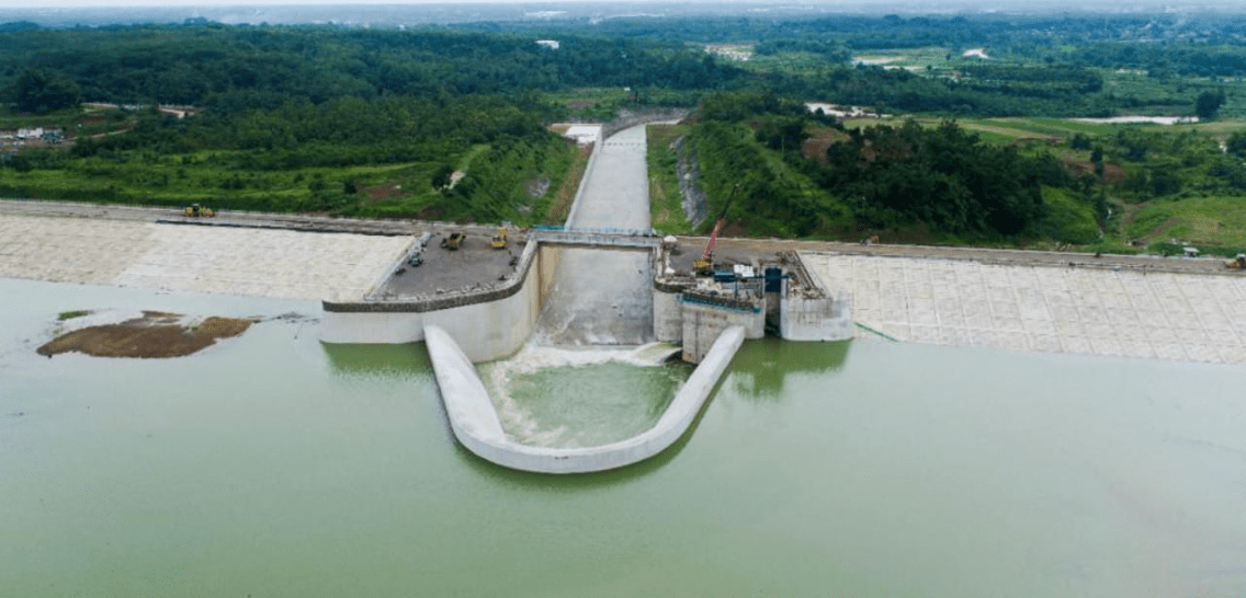 Makna Lebih dari Beton: Eksplorasi Fungsi Bendungan Sadawarna Sumedang