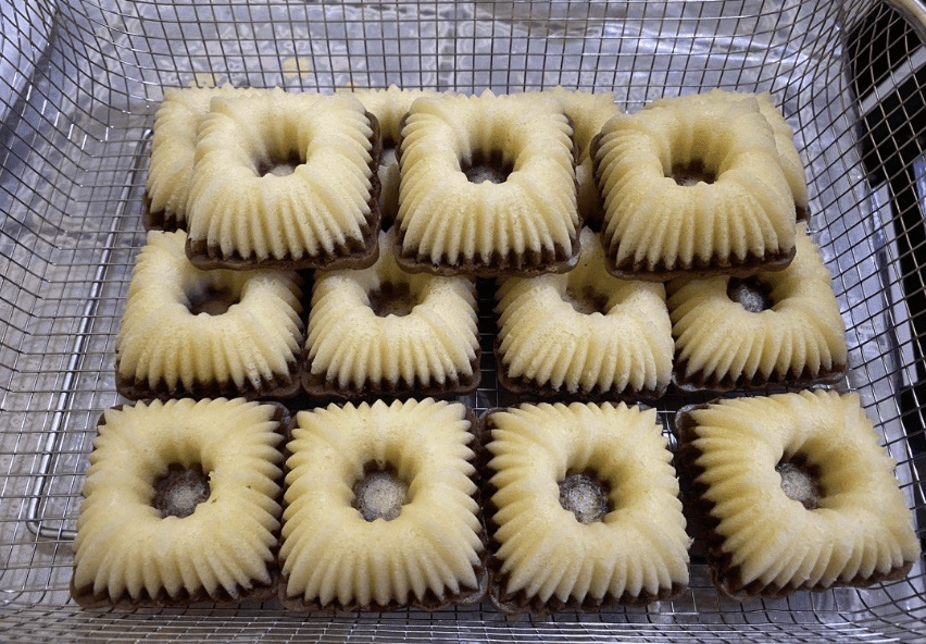 Kue Bolu dengan Rasa Manis Susu yang Lezat, Ini Dia Resep Bolu Susu Lembang Mini yang Lembut, Manis Creamy di Mulut!