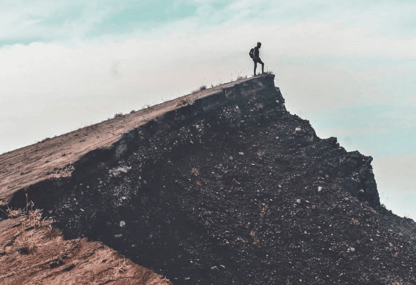 Jalurnya Ngeri-Ngeri Sedap, Tapi Mantap: 5 Gunung di Pulau Flores NTT yang Menantang untuk Didaki, Kamu Berani Coba?