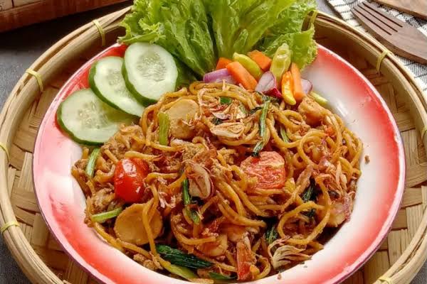 Menikmati Kelezatan Mie Goreng: Aneka Resep untuk Variasi yang Lezat